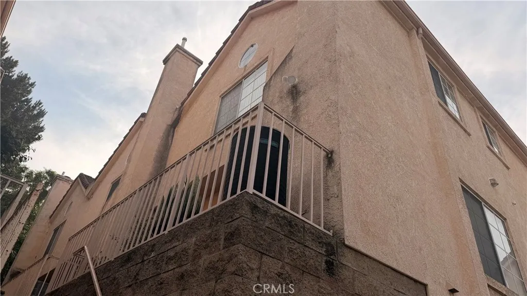 Lakewood, California 90715, United States, 2 Bedrooms Bedrooms, ,3 BathroomsBathrooms,Residential,Active,250090