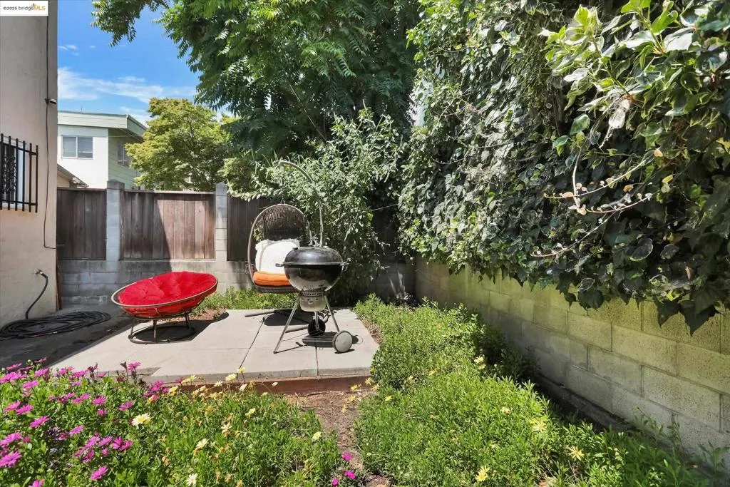 Oakland, California 94605, United States, ,Residential,Active,177711