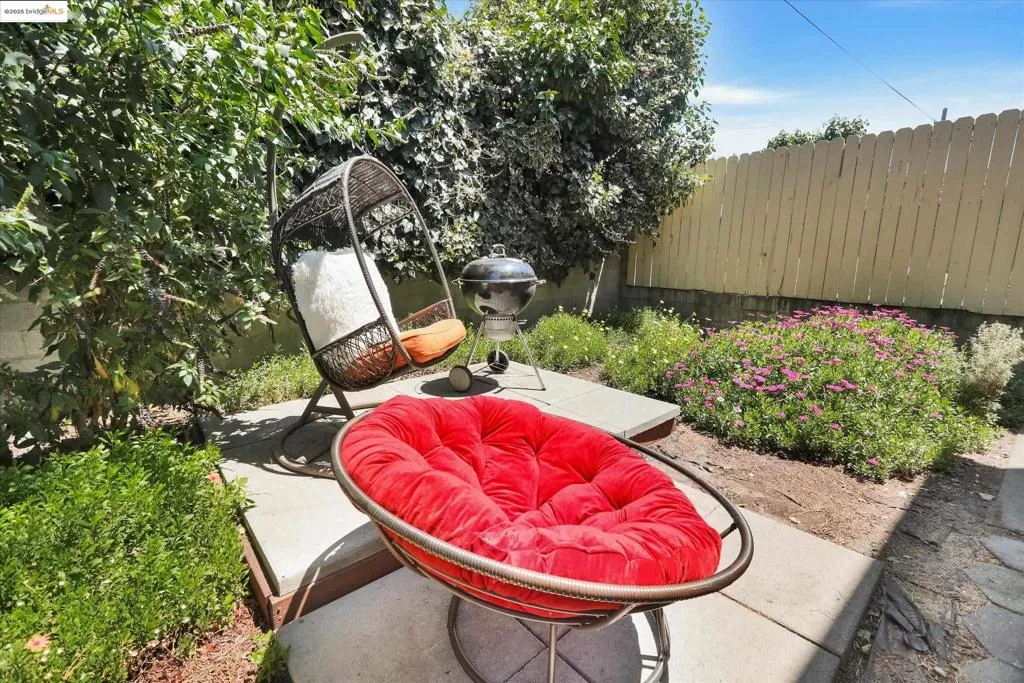 Oakland, California 94605, United States, ,Residential,Active,177711