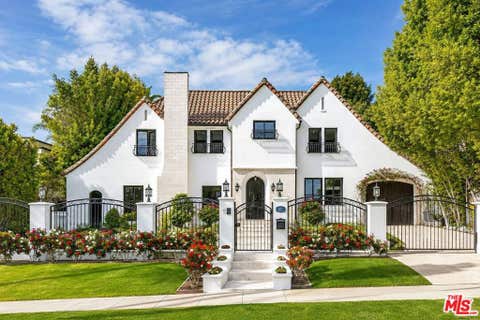 Photo of 607 N Hillcrest Road, Beverly Hills, CA 90210 (MLS # 26838949)