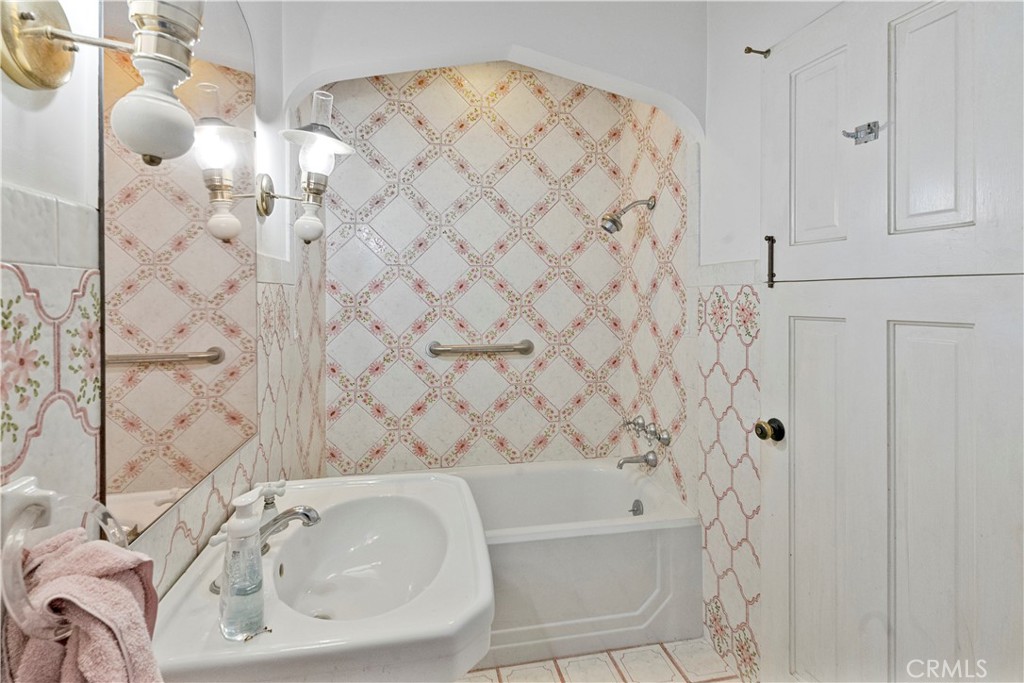 Santa Barbara: Other (80) - Residential
