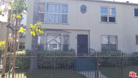 Photo of 1414 W 25th Street, Los Angeles, CA 90007 (MLS # 26659461)