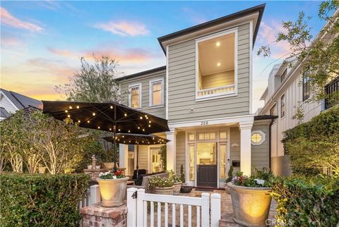 220 Coral Newport Beach CA 92662