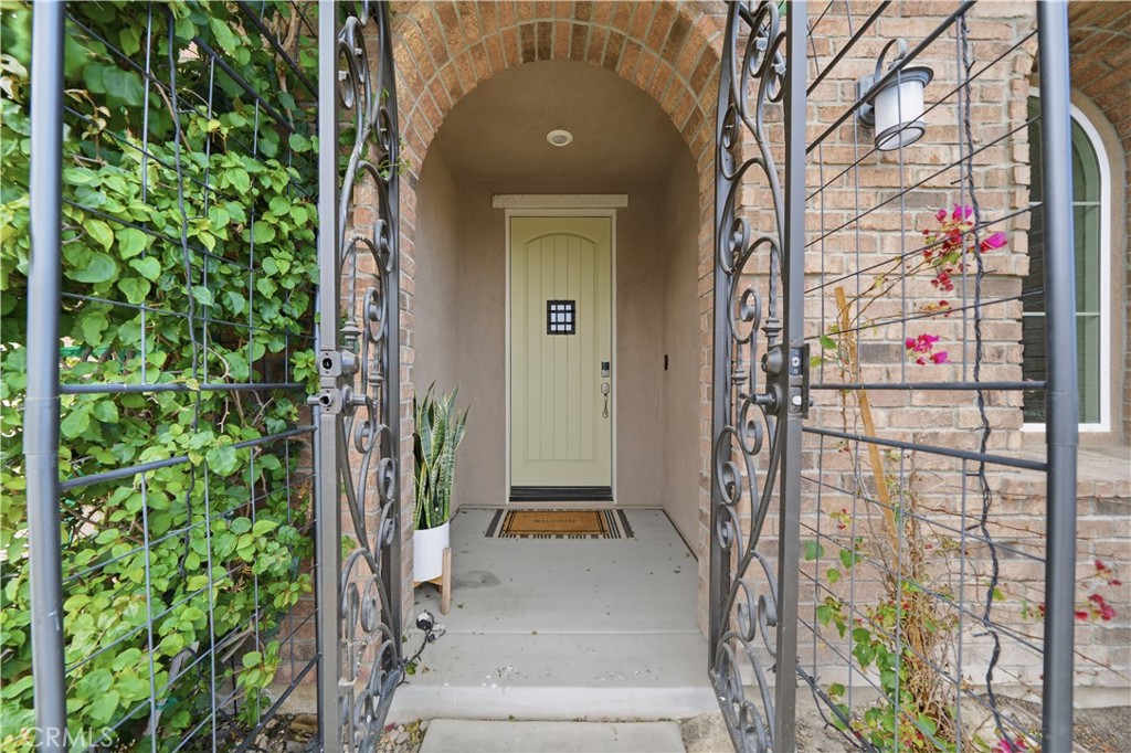 45725 Middle Gate Court