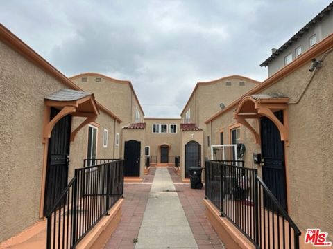 Photo of 836 S Catalina Street #1/2, Los Angeles, CA 90005 (MLS # 26635795)