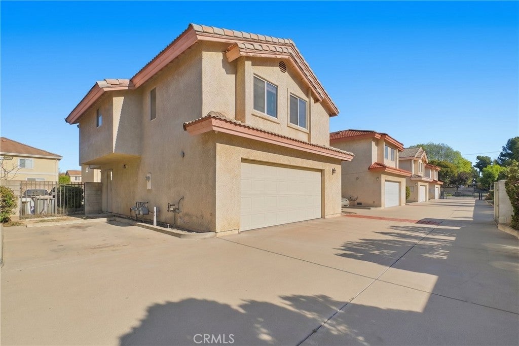 3957 Durfee