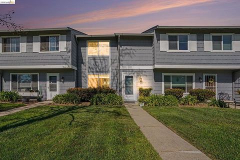 Photo of 1913 1913 Monterey Dr Dr, Livermore, CA 94551 (MLS # 41126043)