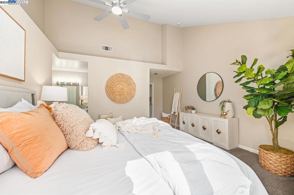 DEL VALLE COURT - Residential