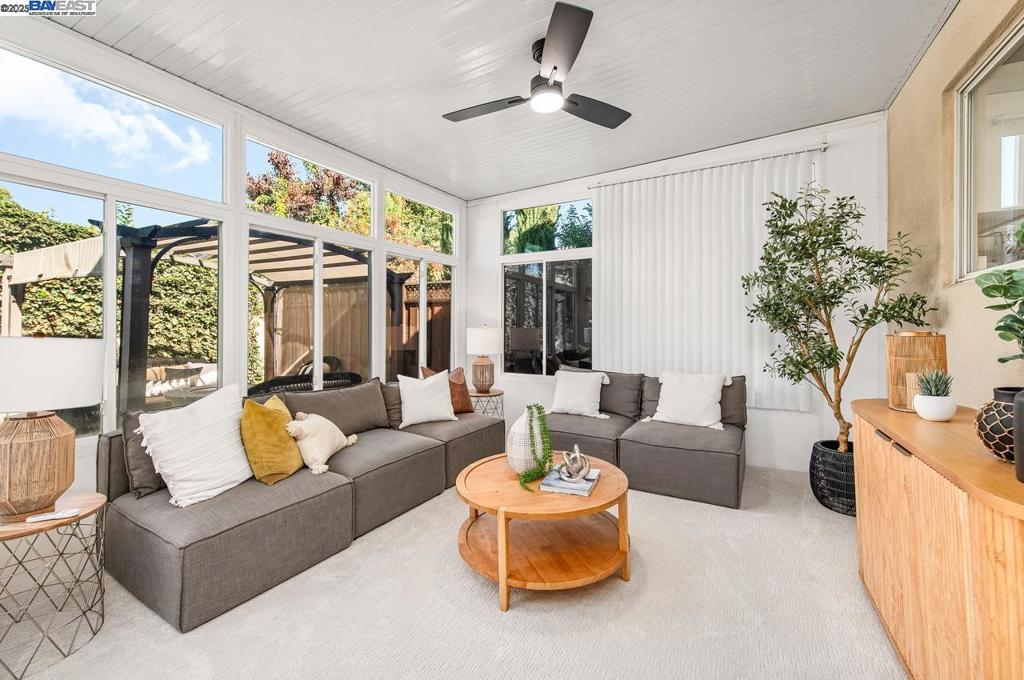 DEL VALLE COURT - Residential