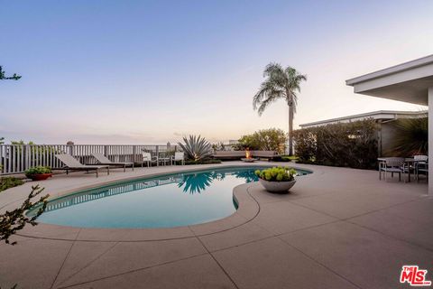 Photo of 686 Enchanted Way, Pacific Palisades, CA 90272 (MLS # 26662251)