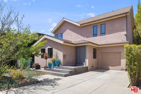 Photo of 3655 May Street, Los Angeles, CA 90066 (MLS # 26846585)