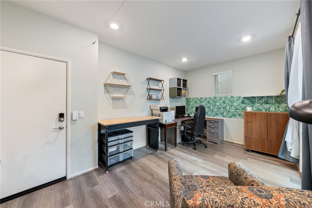 7447 Starfire Pl