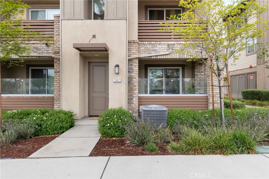 7447 Starfire Pl