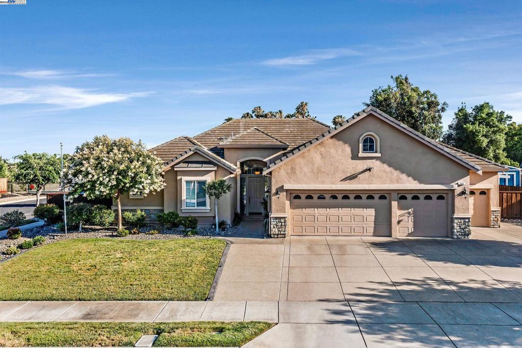 740 Buckeye Ct