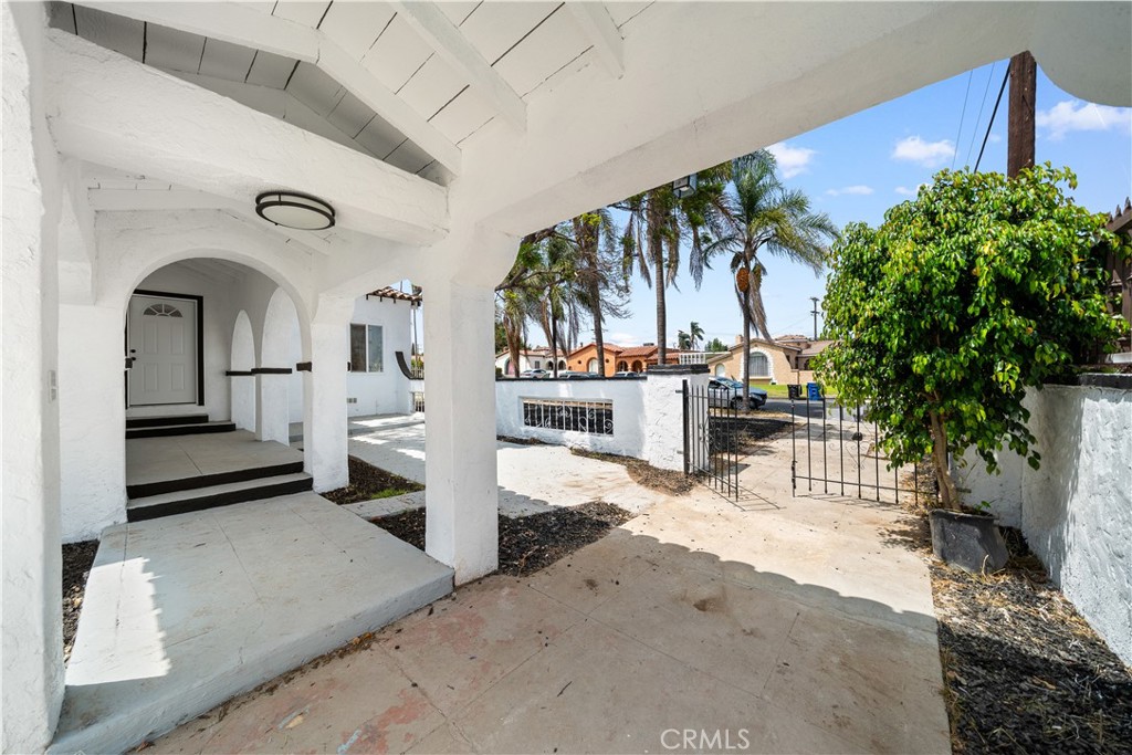 1412 W 93rd Street