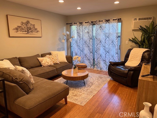 Town & Country Condos (811) - Residential Lease
