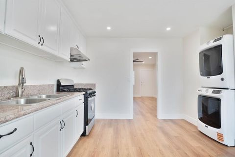 3186 Clairemont Dr San Diego CA 92117