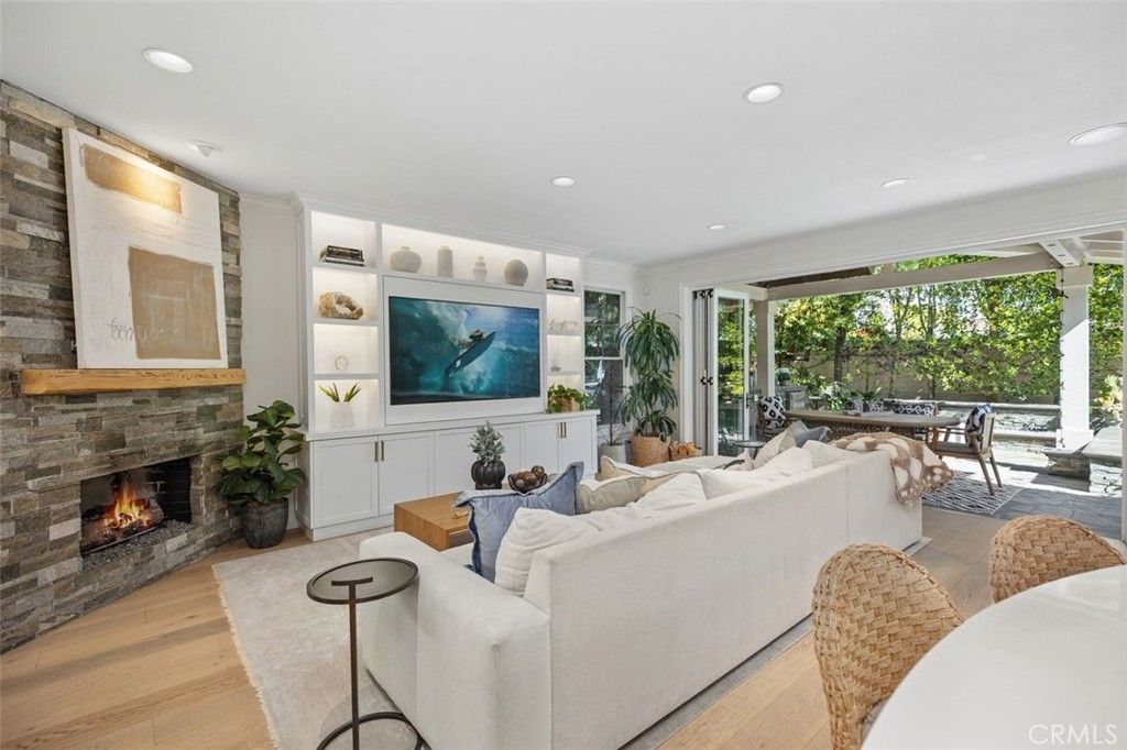 Photo of 4 Turtle Bay Drive, Newport Beach, CA 92660 (MLS # OC26036458)