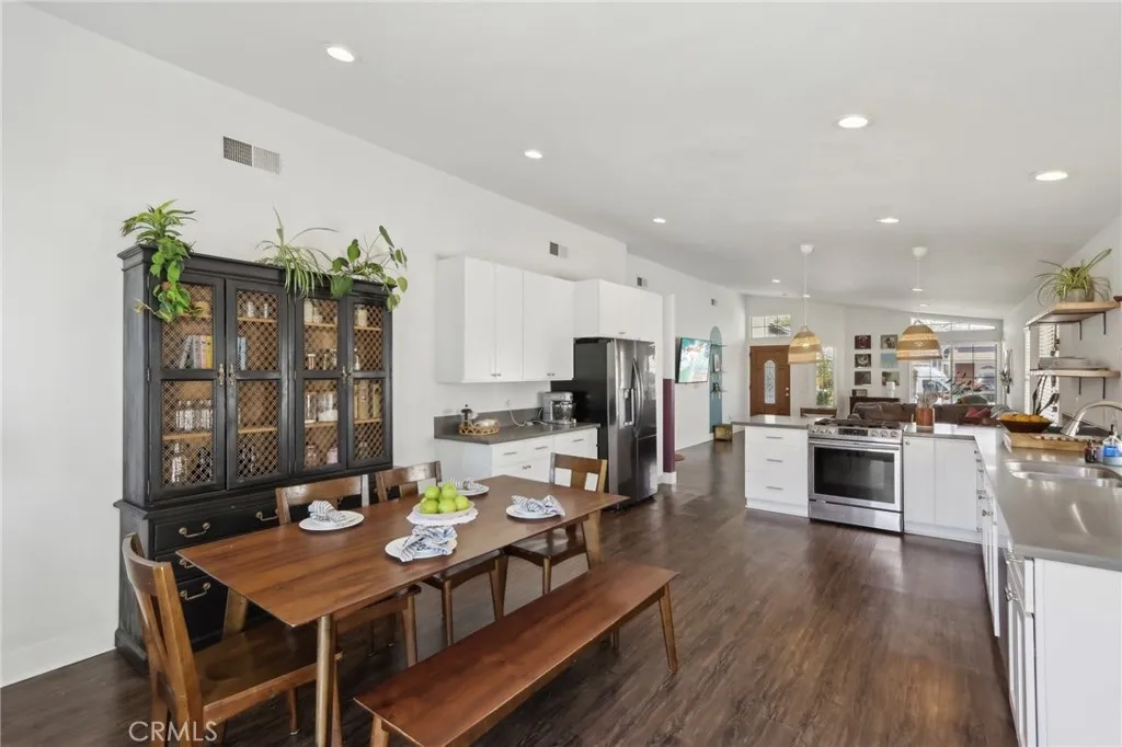 Murrieta, California 92562, United States, 3 Bedrooms Bedrooms, ,2 BathroomsBathrooms,Residential,Active,117202