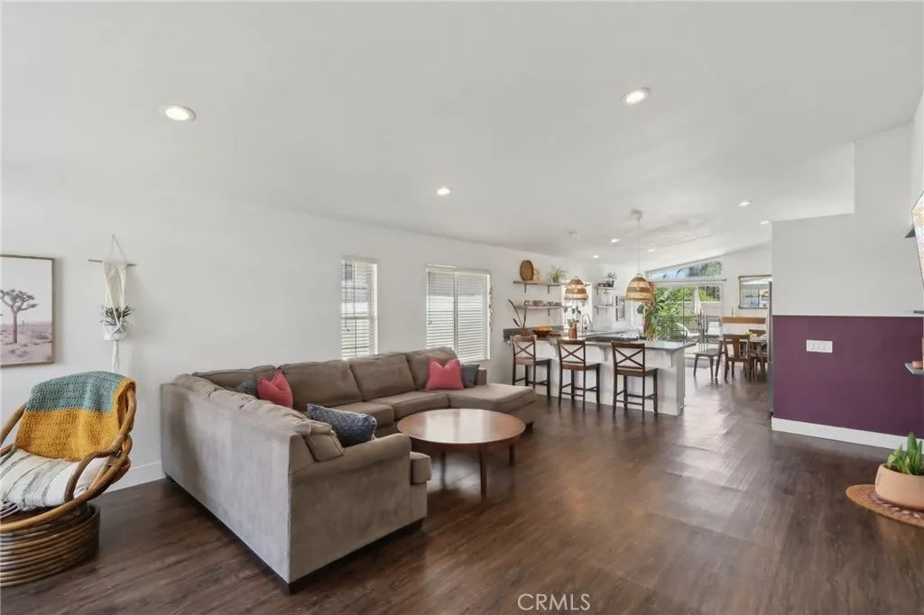 Murrieta, California 92562, United States, 3 Bedrooms Bedrooms, ,2 BathroomsBathrooms,Residential,Active,117202