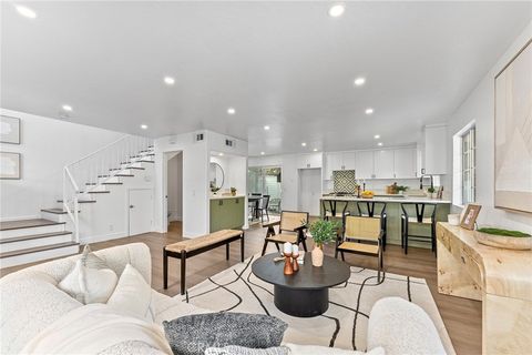 Photo of 619 N Wilson Avenue #B, Pasadena, CA 91106 (MLS # CV25245818)