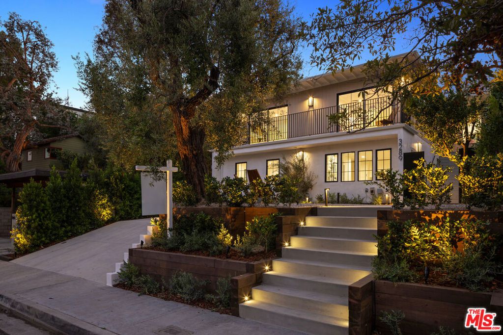 Photo of 3289 Kelton Avenue, Los Angeles, CA 90034 (MLS # 25611535)