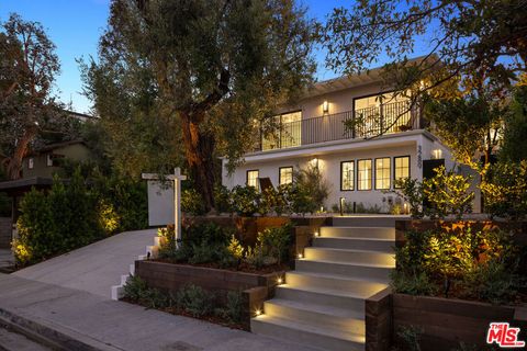 Photo of 3289 Kelton Avenue, Los Angeles, CA 90034 (MLS # 25611535) Photo of 3289 Kelton Avenue, Los Angeles, CA 90034 (MLS # 25611535)