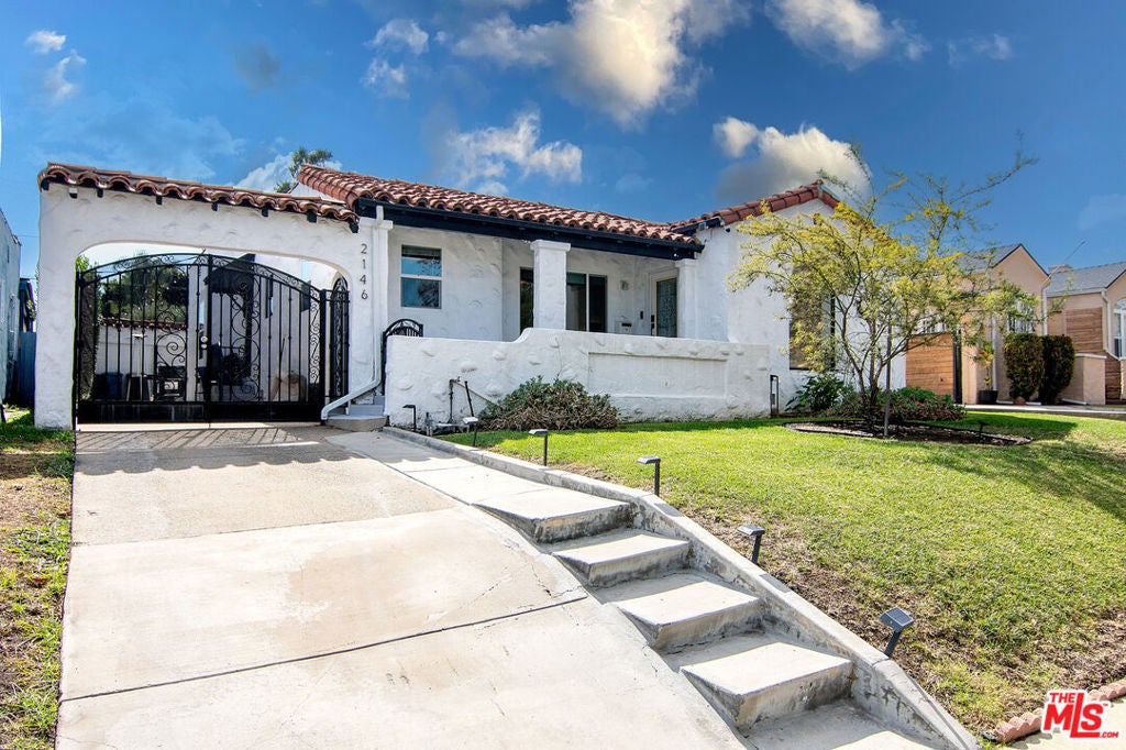 2146 W 77th Street, Los Angeles CA 90047