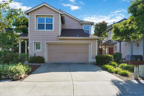 Photo of 415 Orchard View Ave Ave, Martinez, CA 94553 (MLS # 41132982)