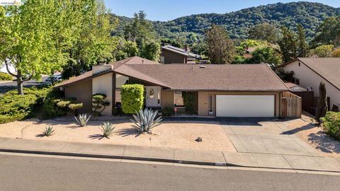 Photo of 2651 Tamalpais Dr Dr, Pinole, CA 94564 (MLS # 41130270)