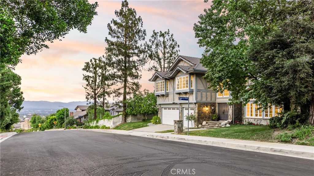 6032 County Oak Road