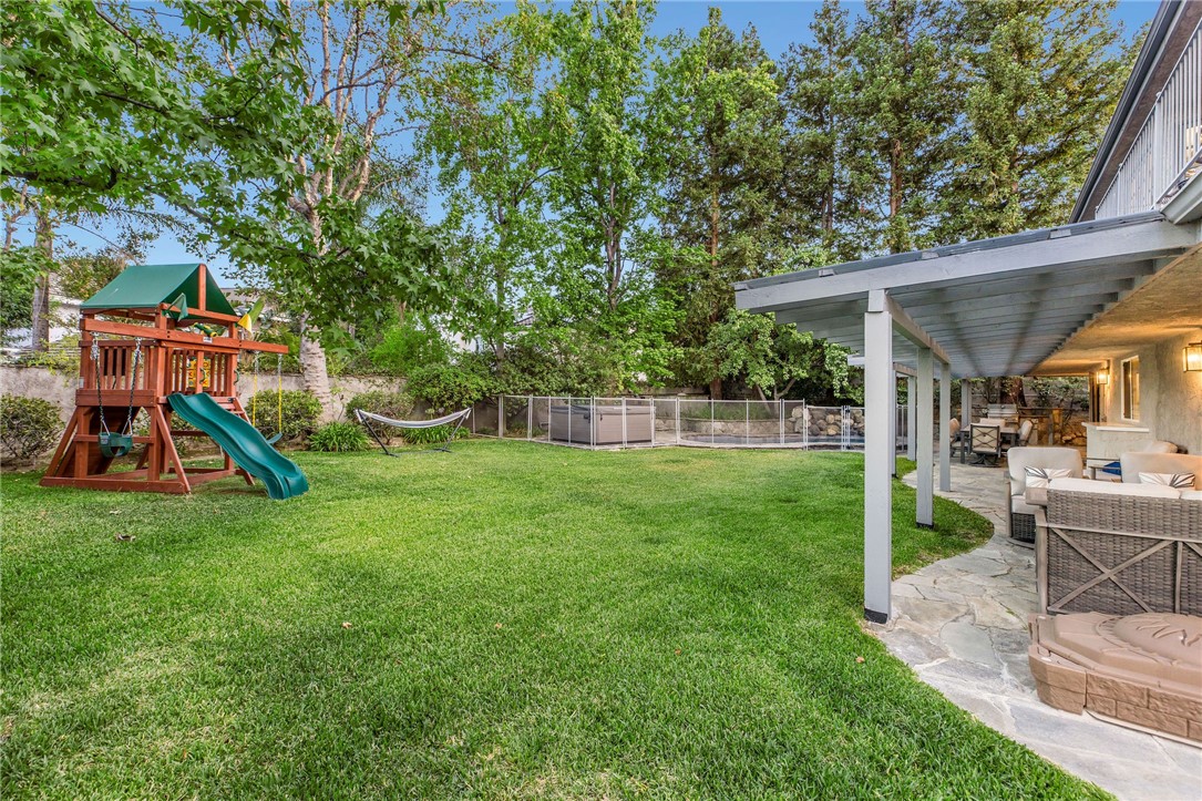 6032 County Oak Road