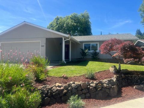 Photo of 1341 Elwood Drive, Los Gatos, CA 95032 (MLS # ML82044163)