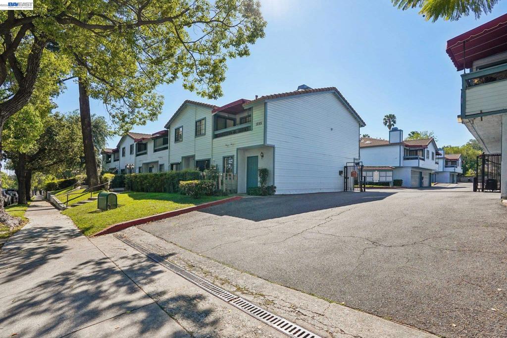 1255 N Los Robles Ave 9, Pasadena CA 91104