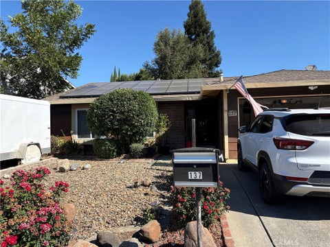 Photo of 137 Huntington DR, Vacaville, CA 95687 (MLS # OC26189554)