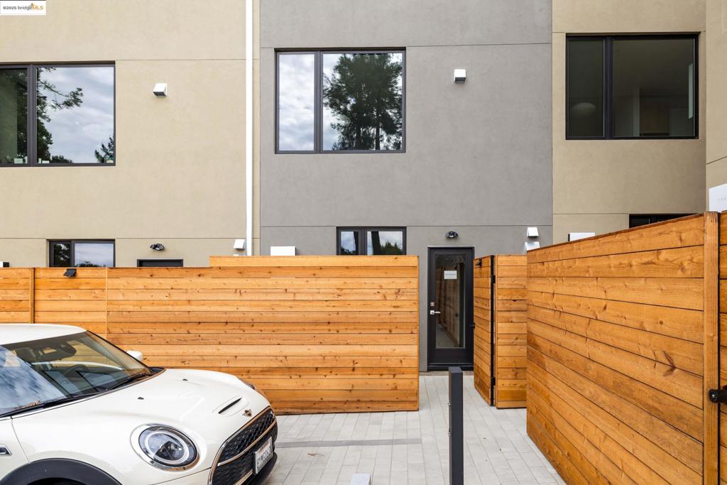 GLENVIEW - Residential