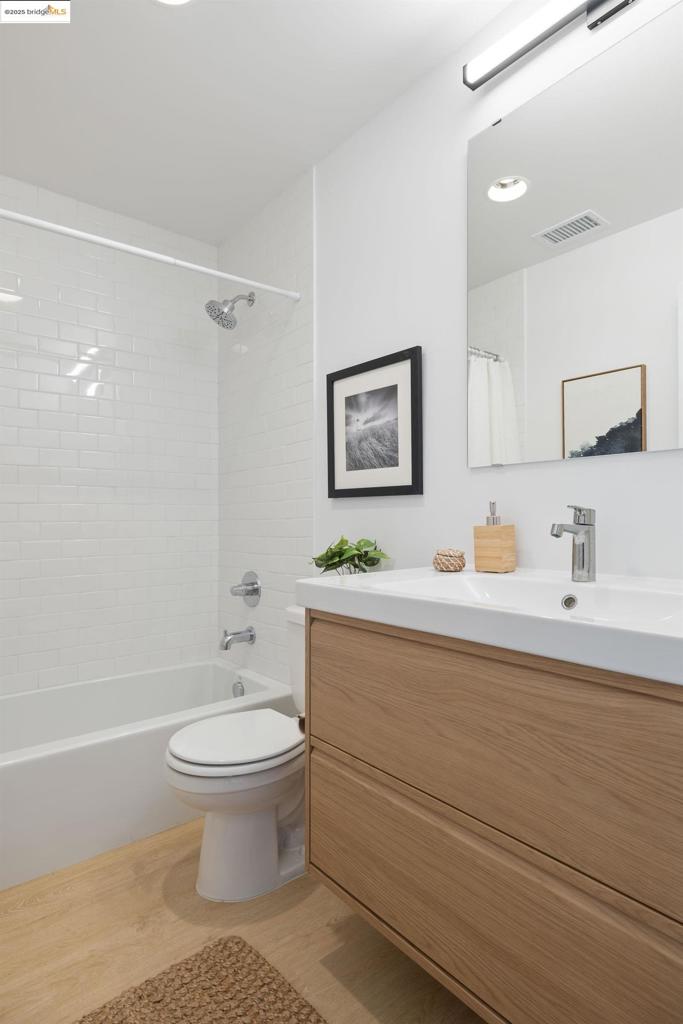 GLENVIEW - Residential