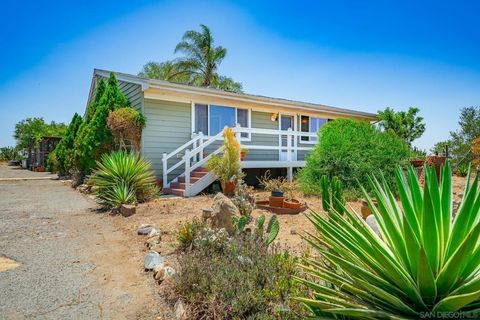30727 Rolling Hills Dr Valley Center CA 92082
