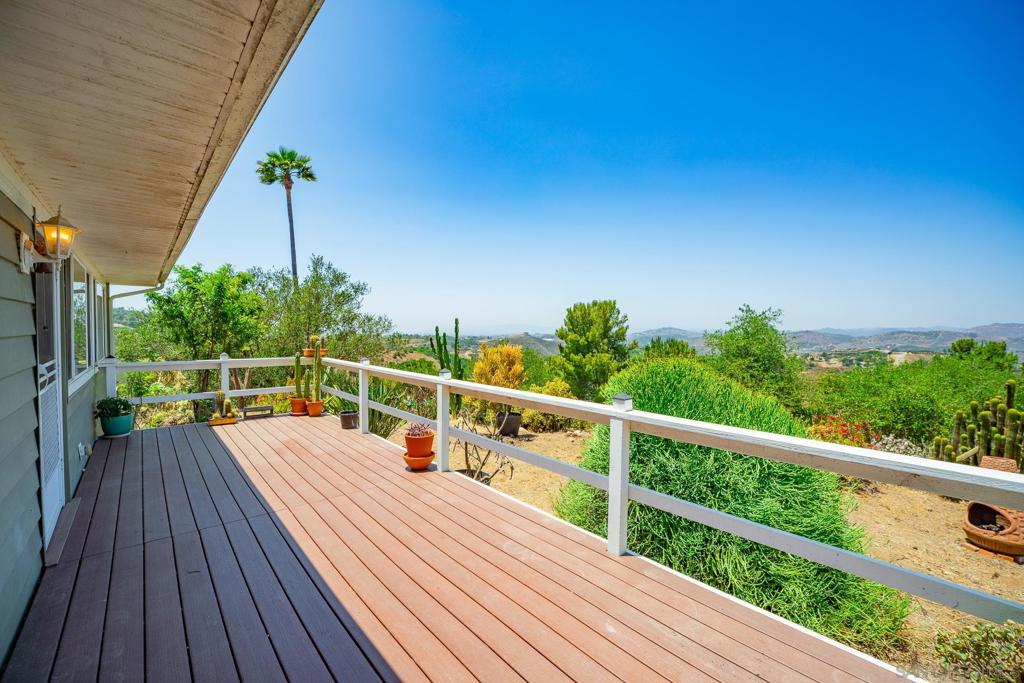 30727 Rolling Hills Dr