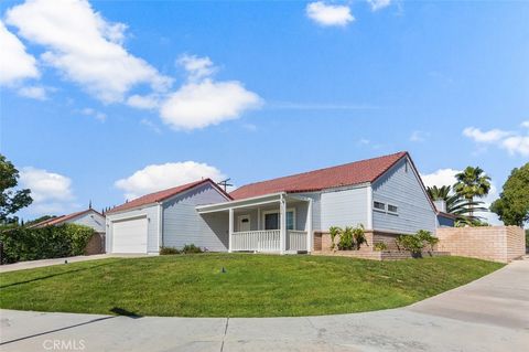Photo of 6274 Goldenrod Ln, Riverside, CA 92504 (MLS # OC26090211)