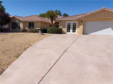 Photo of 15358 Lookout RD, Apple Valley, CA 92307 (MLS # IV26115725)