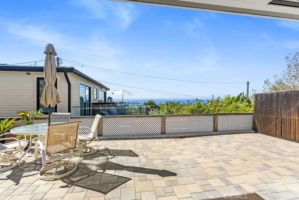 2315 1/2 Glenneyre