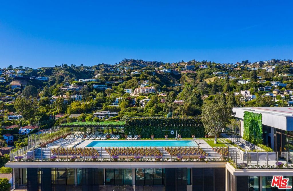 9040 W Sunset Boulevard PHB