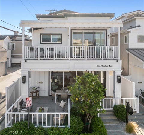 Photo of 109 Onyx Avenue, Newport Beach, CA 92662 (MLS # NP26195381)