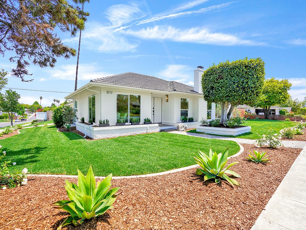 3212 Sunnywood Drive