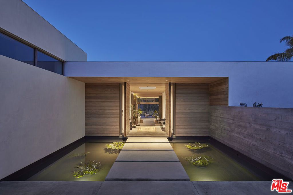 Photo of 6708 Wildlife Road, Malibu, CA 90265 (MLS # 26643137)