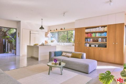 906 Superba Avenue Venice CA 90291