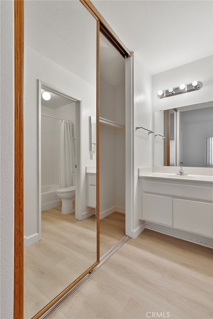 Las Flores (R2) (LF) - Residential Lease