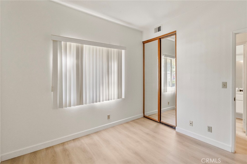 Las Flores (R2) (LF) - Residential Lease