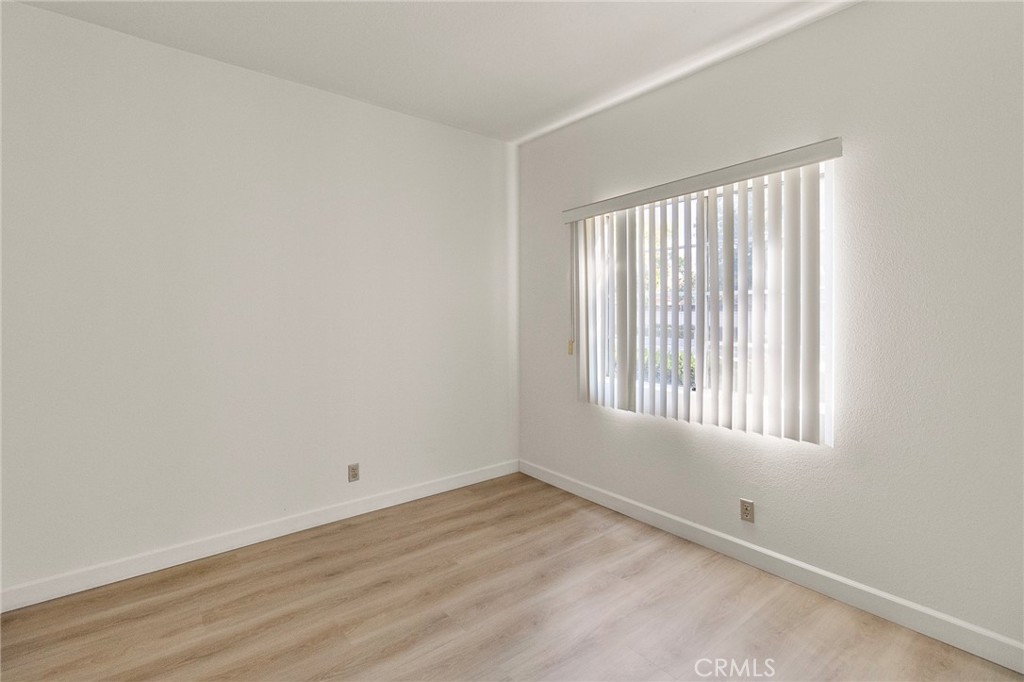 Las Flores (R2) (LF) - Residential Lease